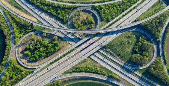 Autobahnkreuz - moderne Infrastruktur